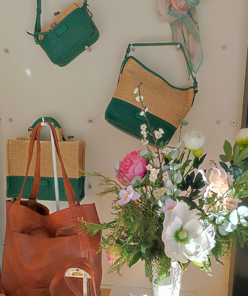 escaparate-de-primavera-verano-en-Toxo-Maletas