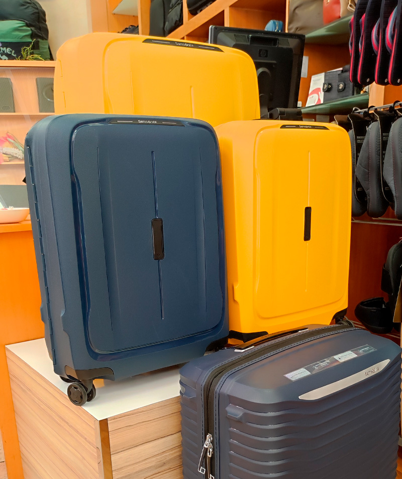 maletas-samsonite-en-colores-amarillo-y-azul-marino