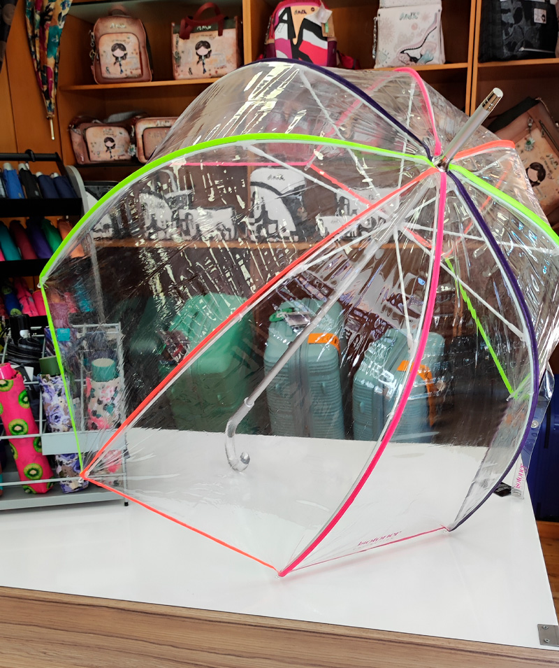 paraguas-transparente-con-detalles-fluorescentes-de-isotoner